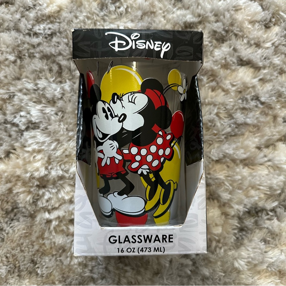 NWT Disney Mickey and Minnie Mouse Glassware 16oz